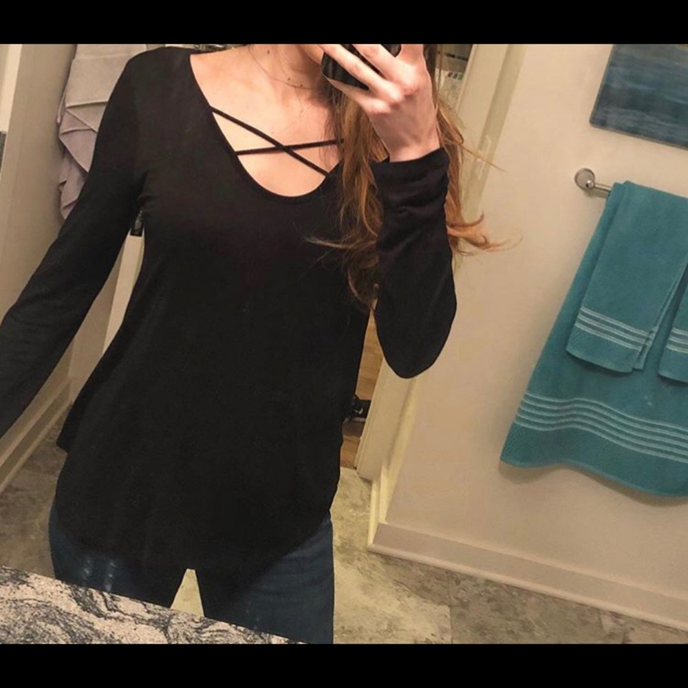 Black top - Picture 2 of 4